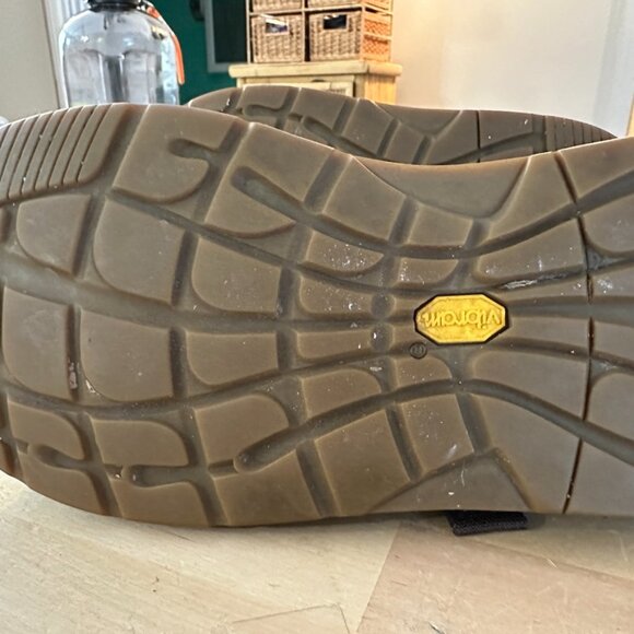 Chaco Ws slip-on shoes, sz 8.5, brown leather w/chaco strap - Picture 11 of 13